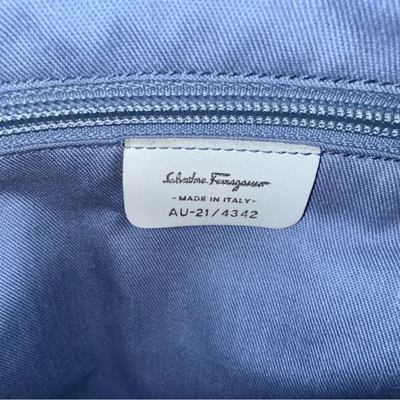 ✨ Salvatore Ferragamo Y2K Scarf Print PVC Tote | Koi + Lotus Snap-In Pouch |Rare - Picture 4 of 16